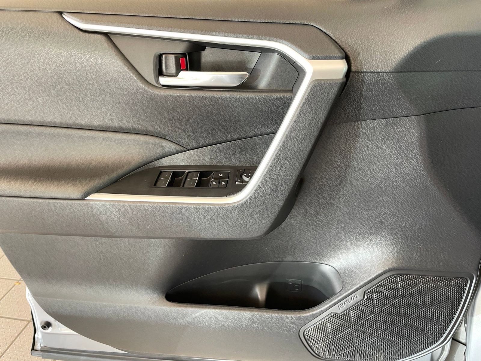 Thumbnail: 2024 Toyota RAV4 - 20