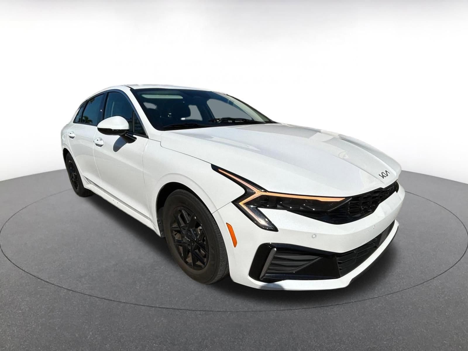 Thumbnail: 2025 Kia K5 - 1