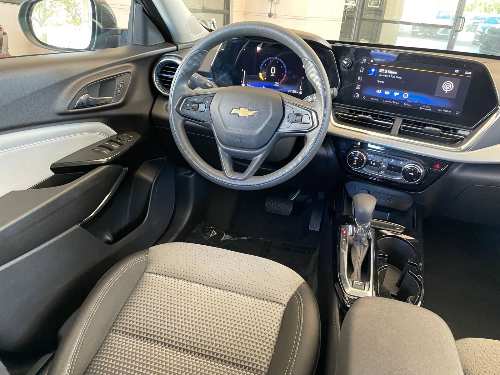 Thumbnail: 2025 Chevrolet Trax - 33