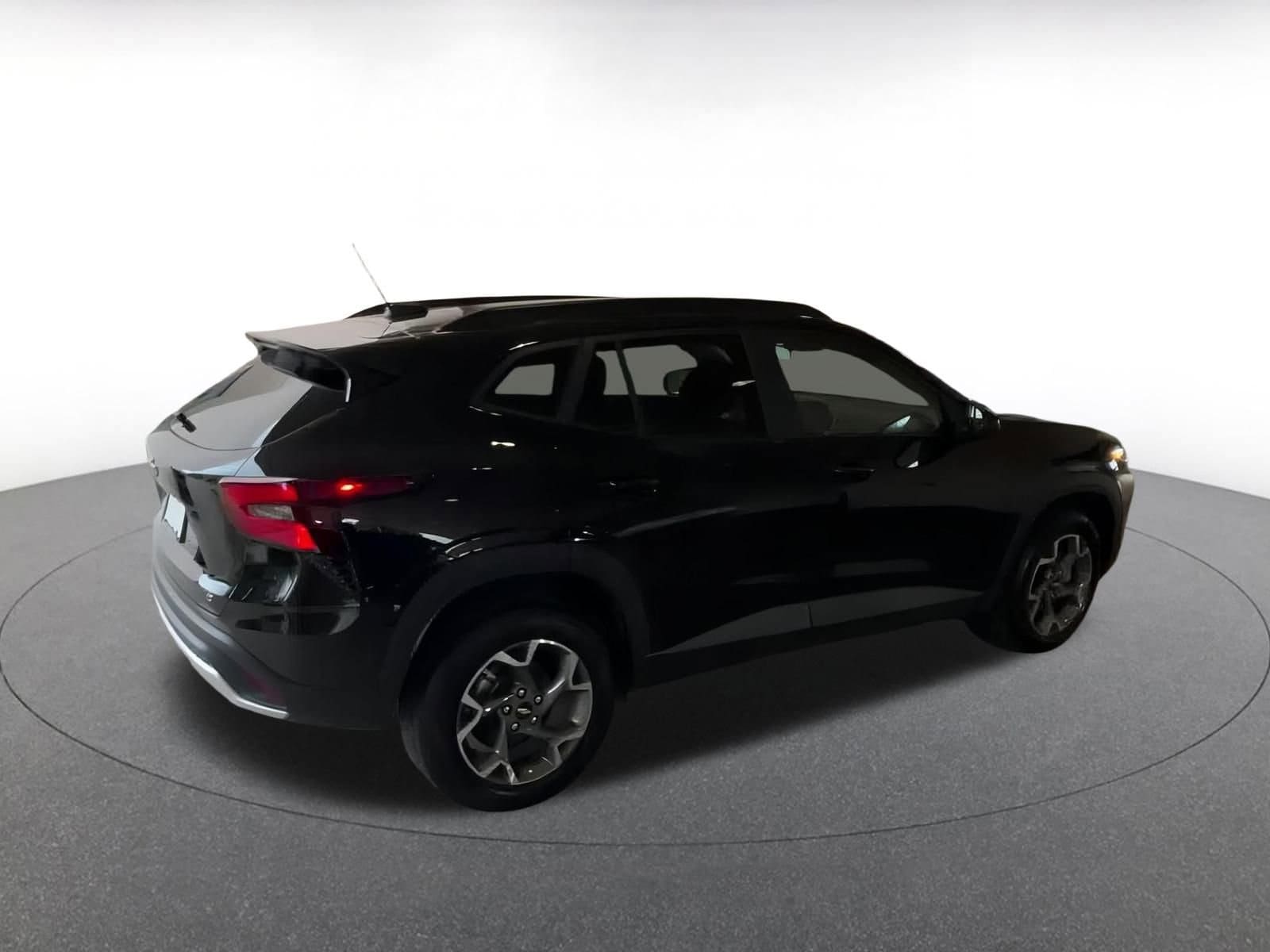 Thumbnail: 2025 Chevrolet Trax - 15