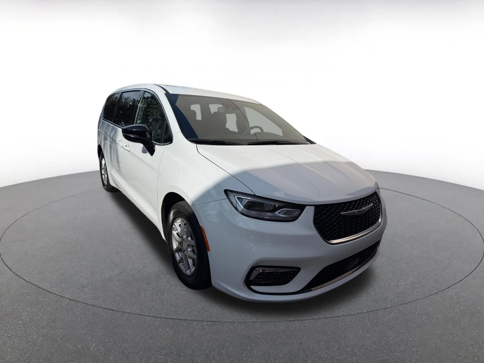 Thumbnail: 2025 Chrysler Pacifica - 1