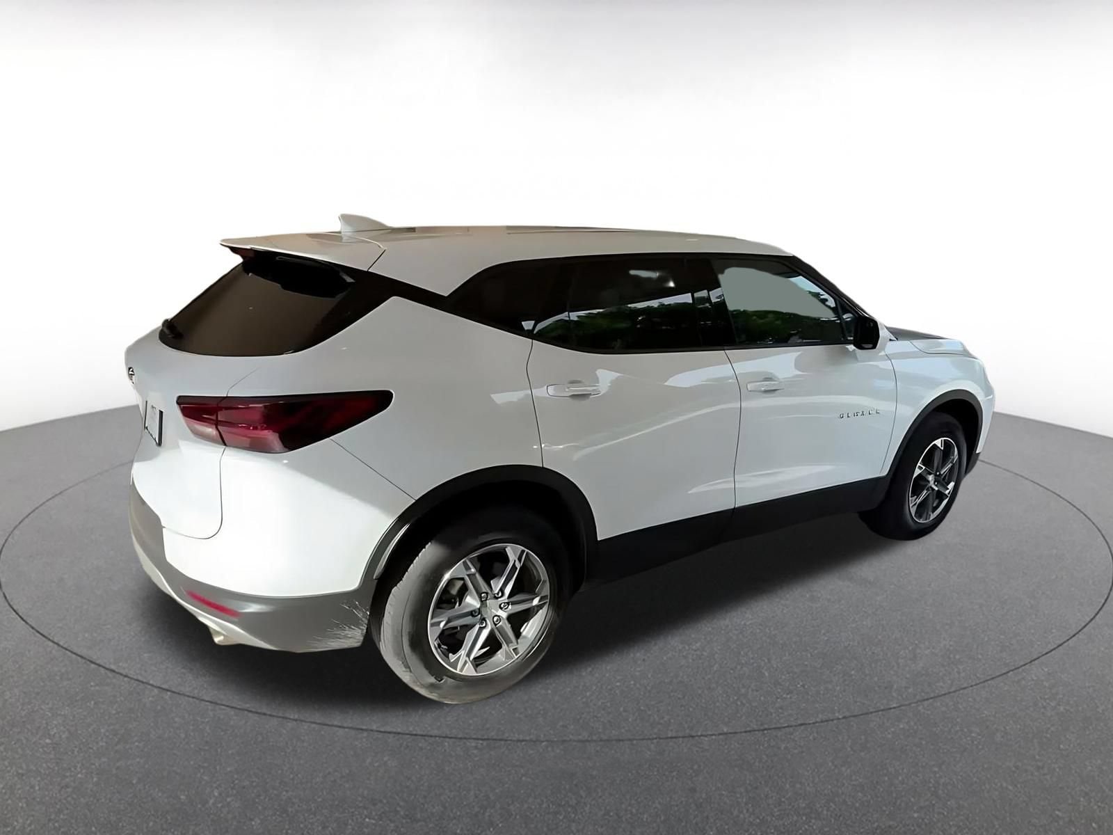 Thumbnail: 2026 Chevrolet Blazer - 15