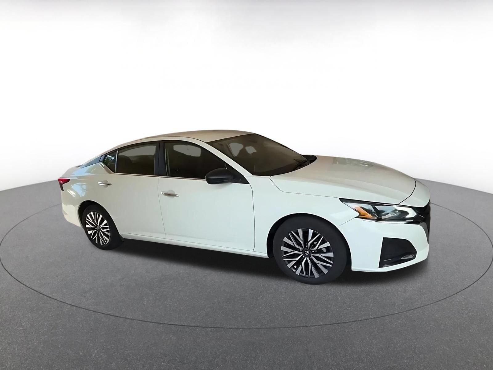 Thumbnail: 2025 Nissan Altima - 2