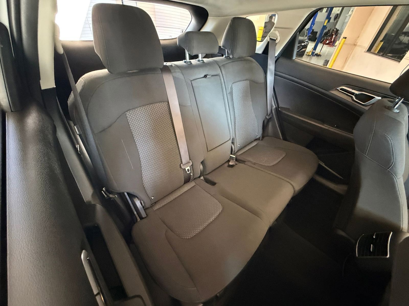 Thumbnail: 2025 Kia Sportage - 32