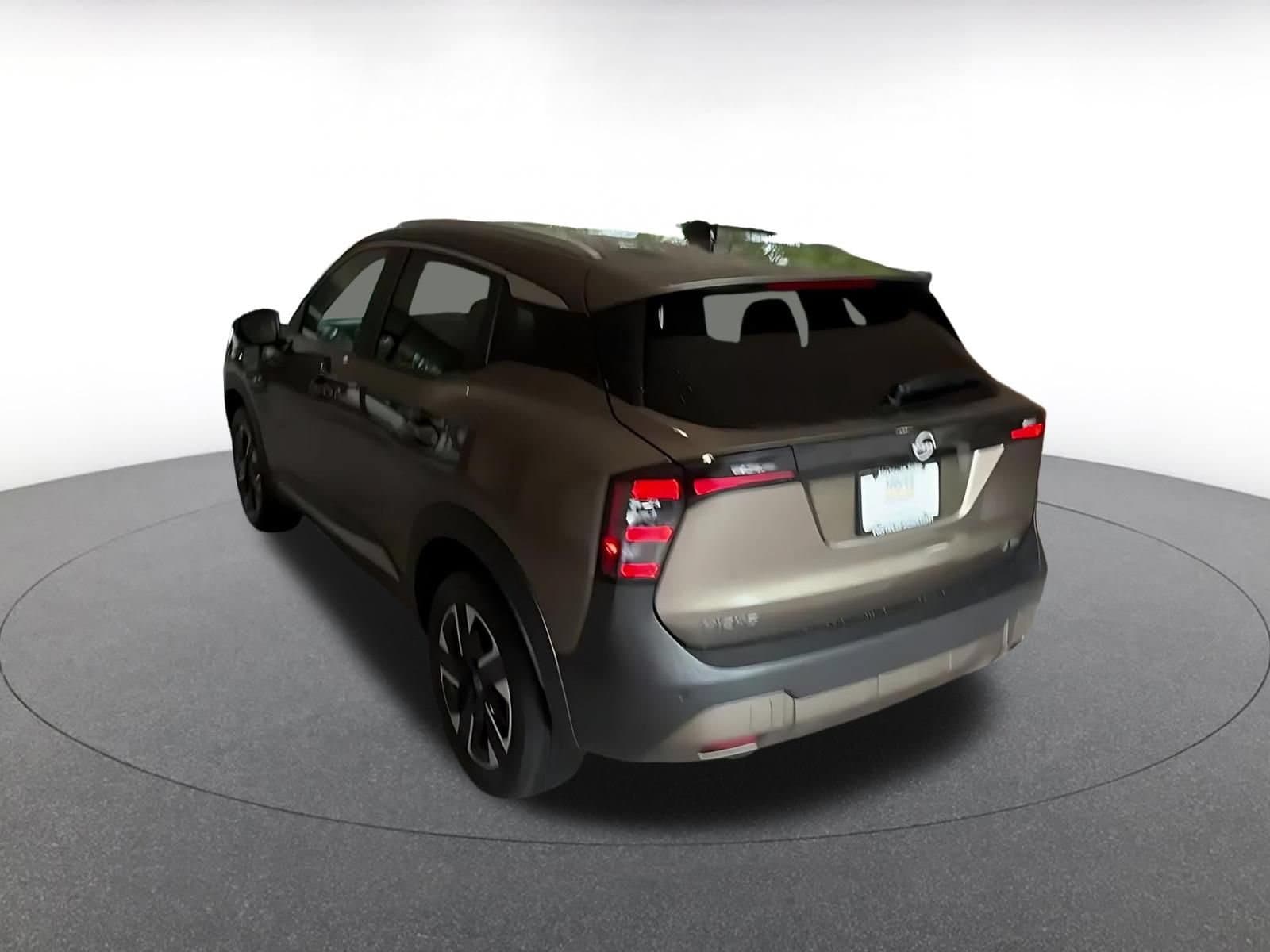 Thumbnail: 2026 Nissan Kicks - 9