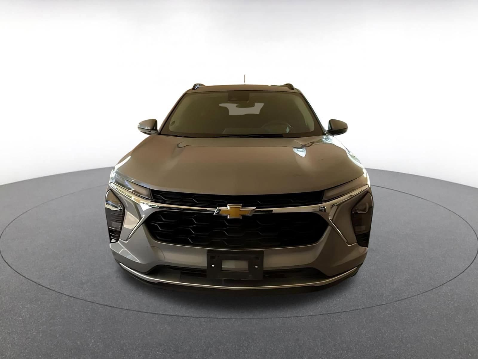 Thumbnail: 2025 Chevrolet Trax - 4