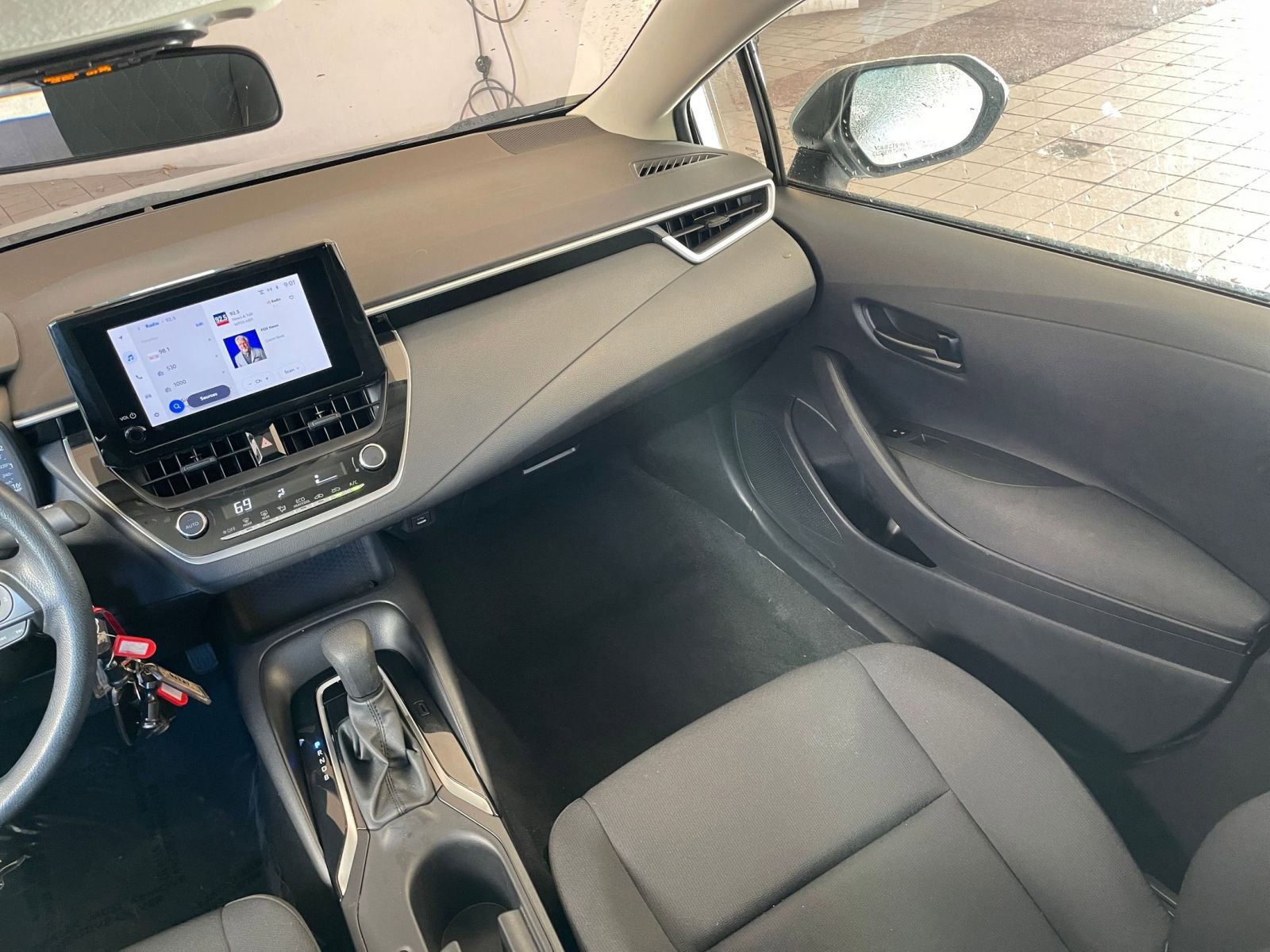 Thumbnail: 2025 Toyota Corolla - 33