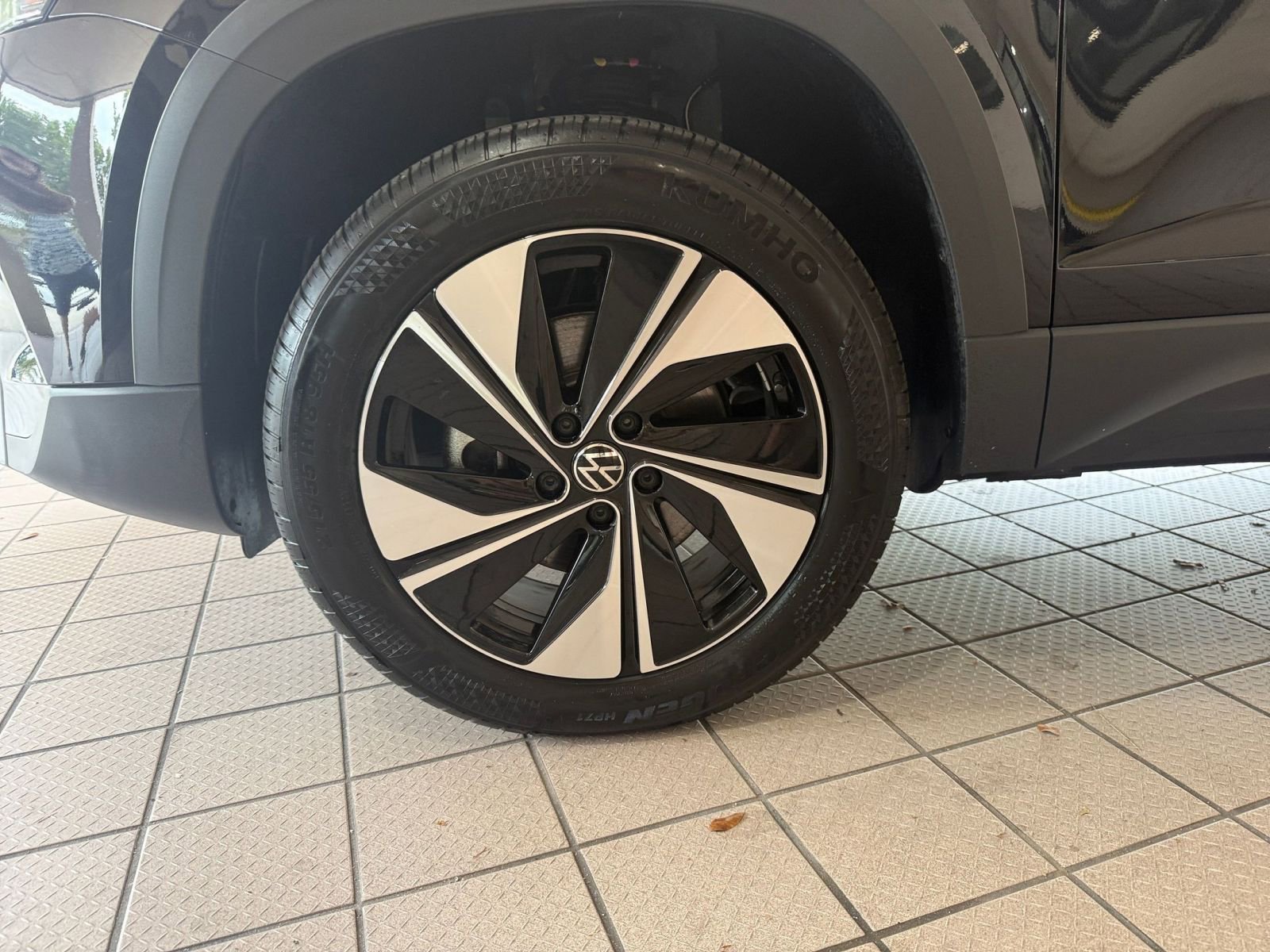 Thumbnail: 2025 Volkswagen Taos - 23