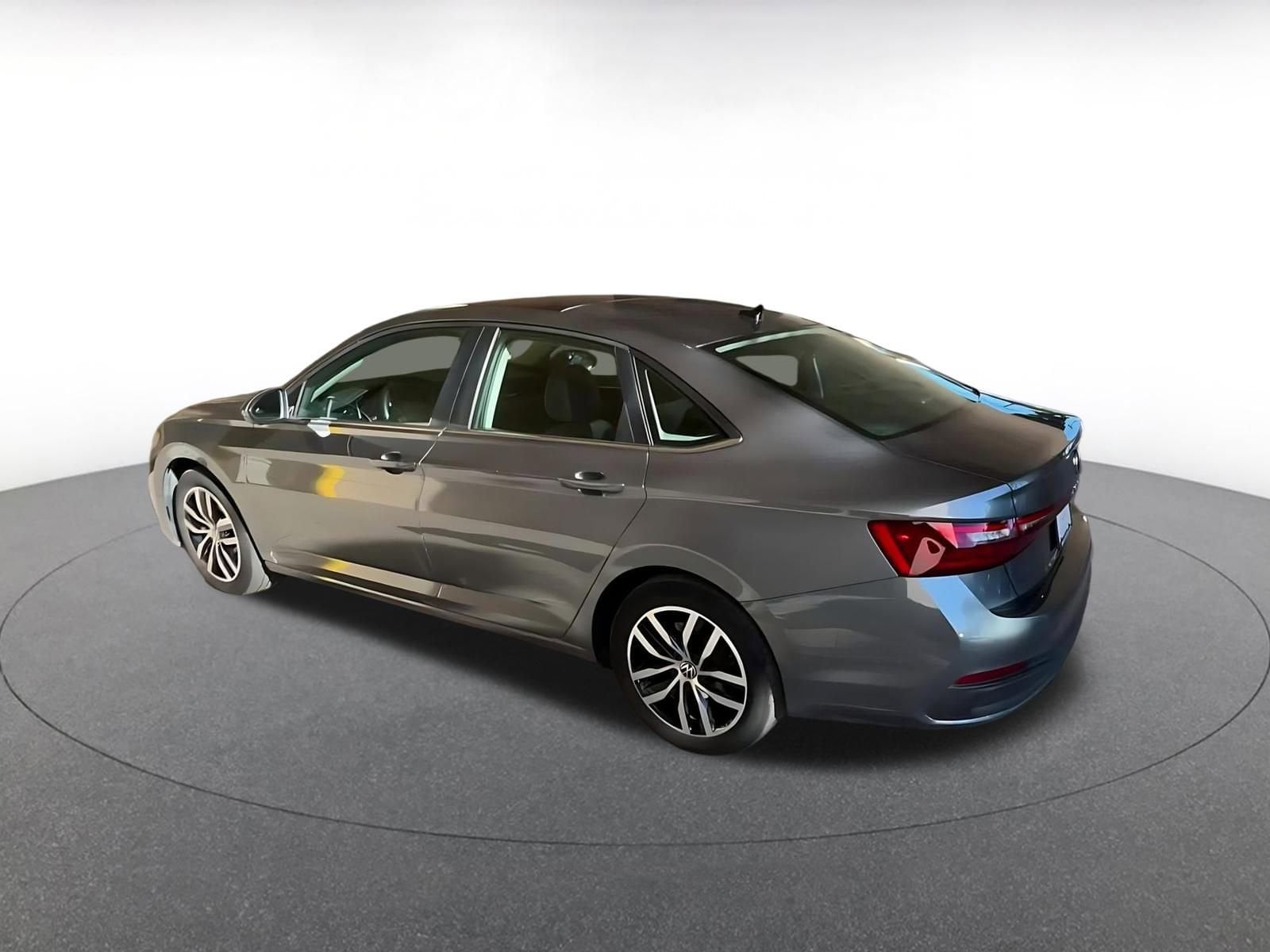 Thumbnail: 2025 Volkswagen Jetta - 10