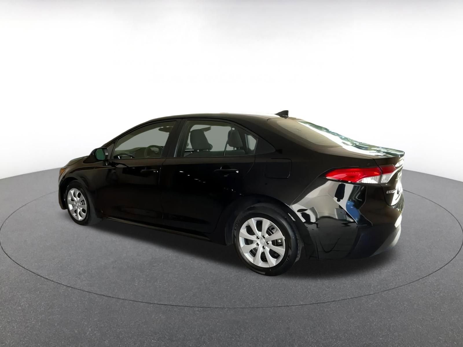 Thumbnail: 2025 Toyota Corolla - 10