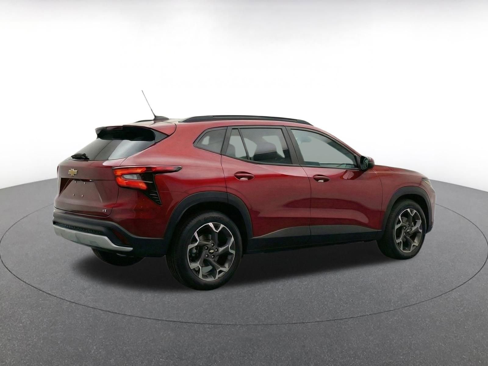 Thumbnail: 2025 Chevrolet Trax - 17