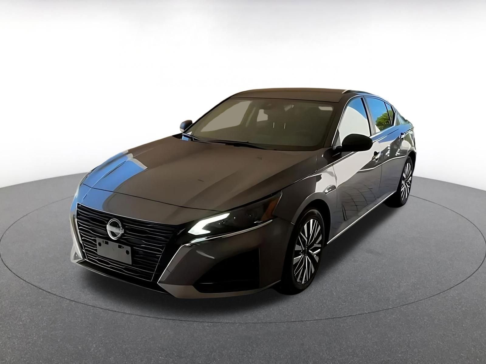 Thumbnail: 2025 Nissan Altima - 4