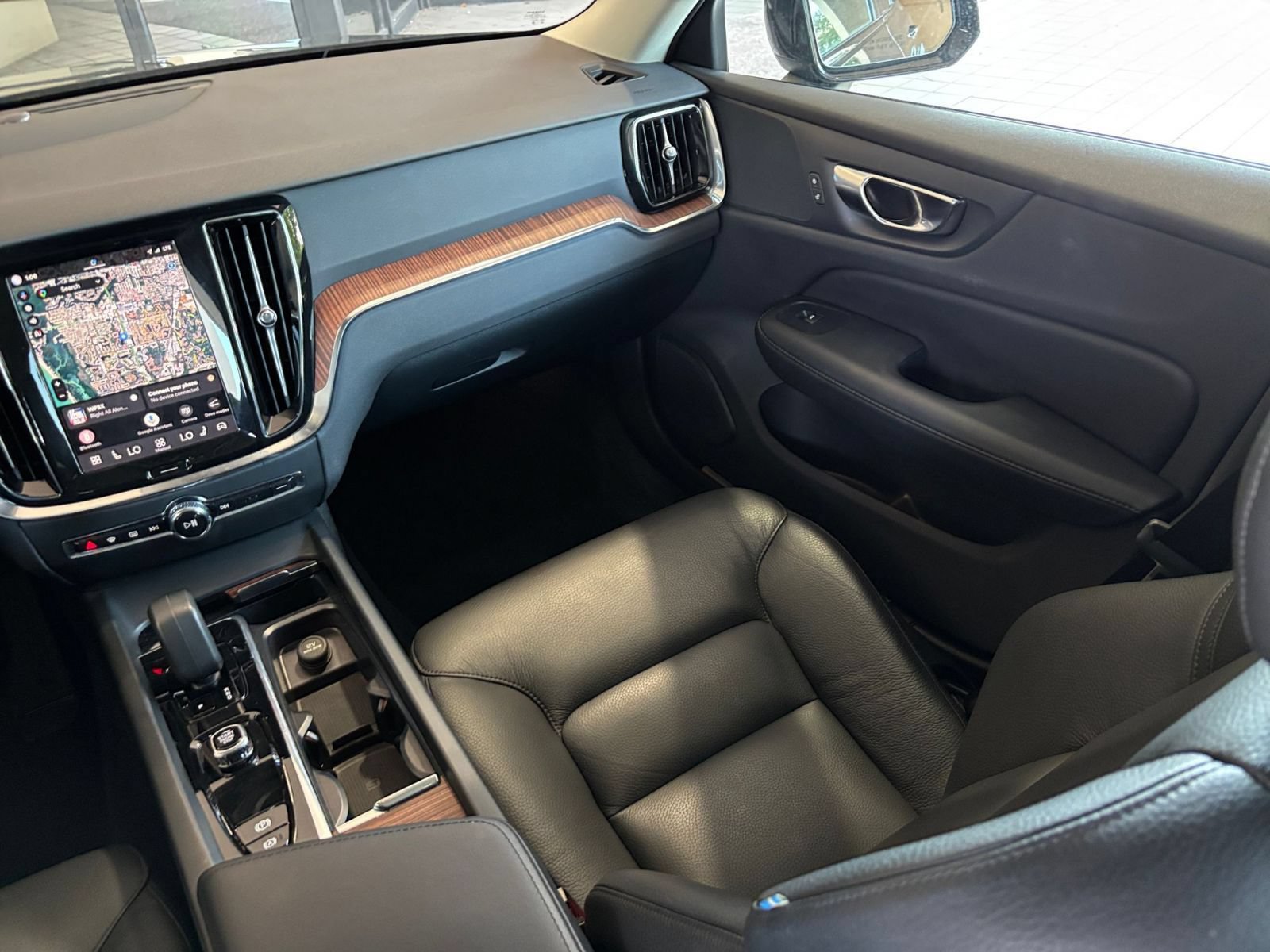 Thumbnail: 2025 Volvo S60 - 31
