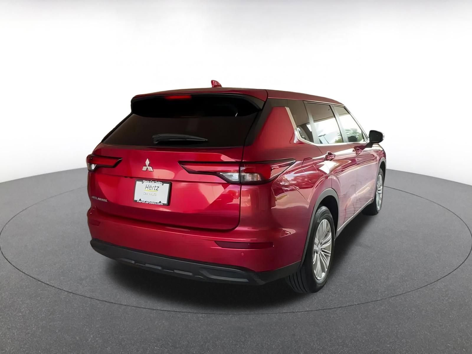 Thumbnail: 2022 Mitsubishi Outlander - 11