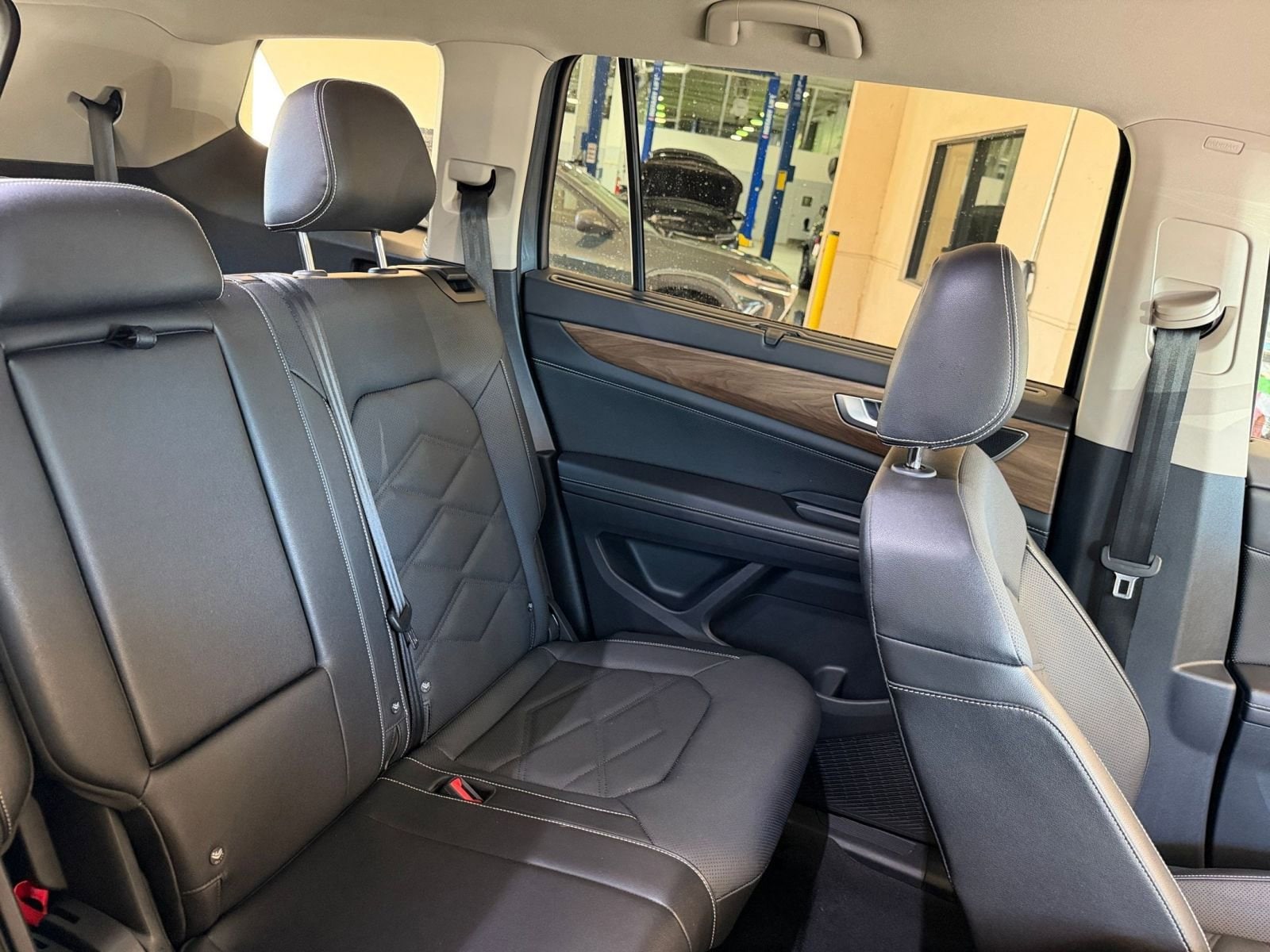 Thumbnail: 2025 Volkswagen Atlas - 31