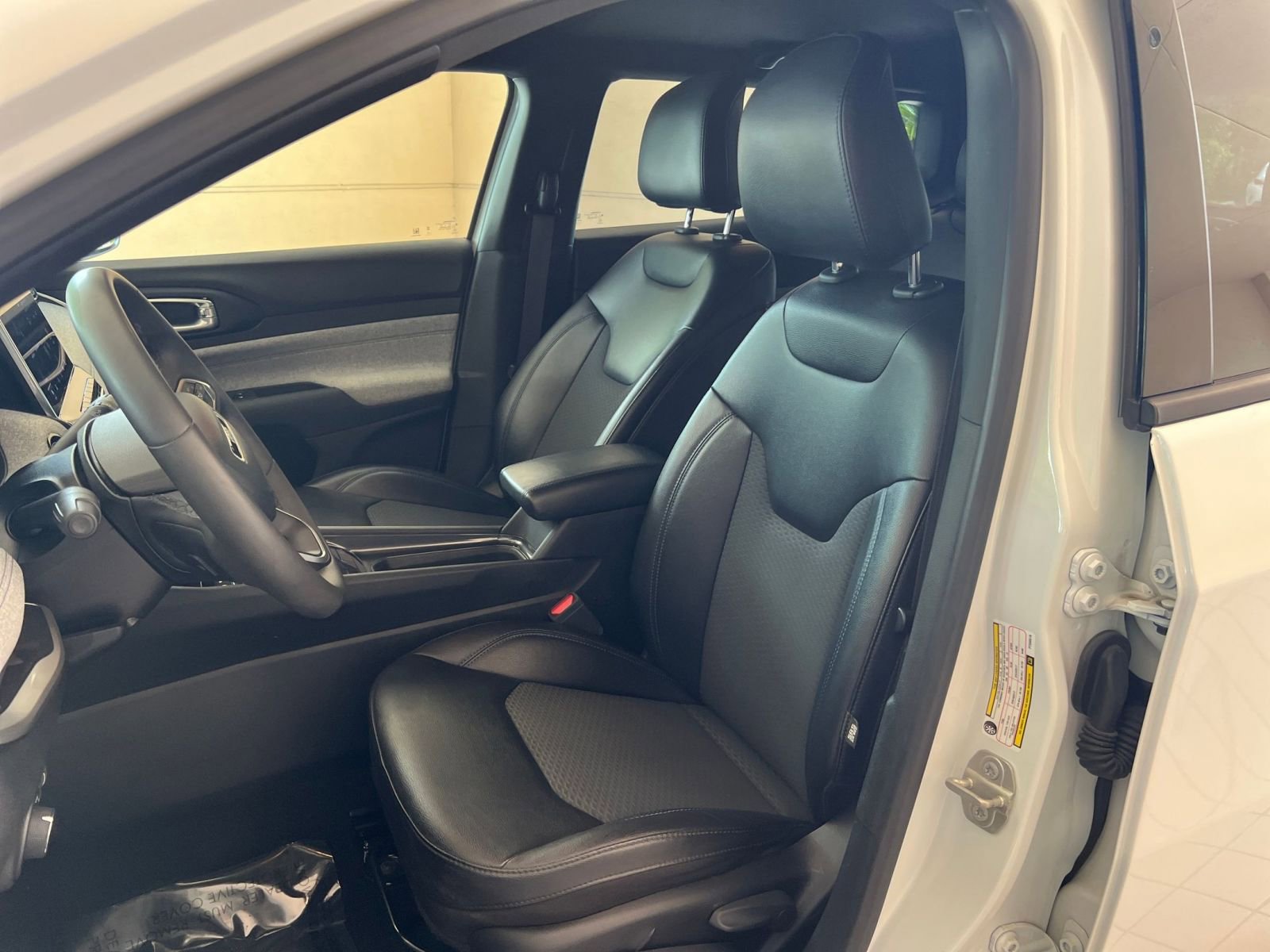 Thumbnail: 2023 Jeep Compass - 21