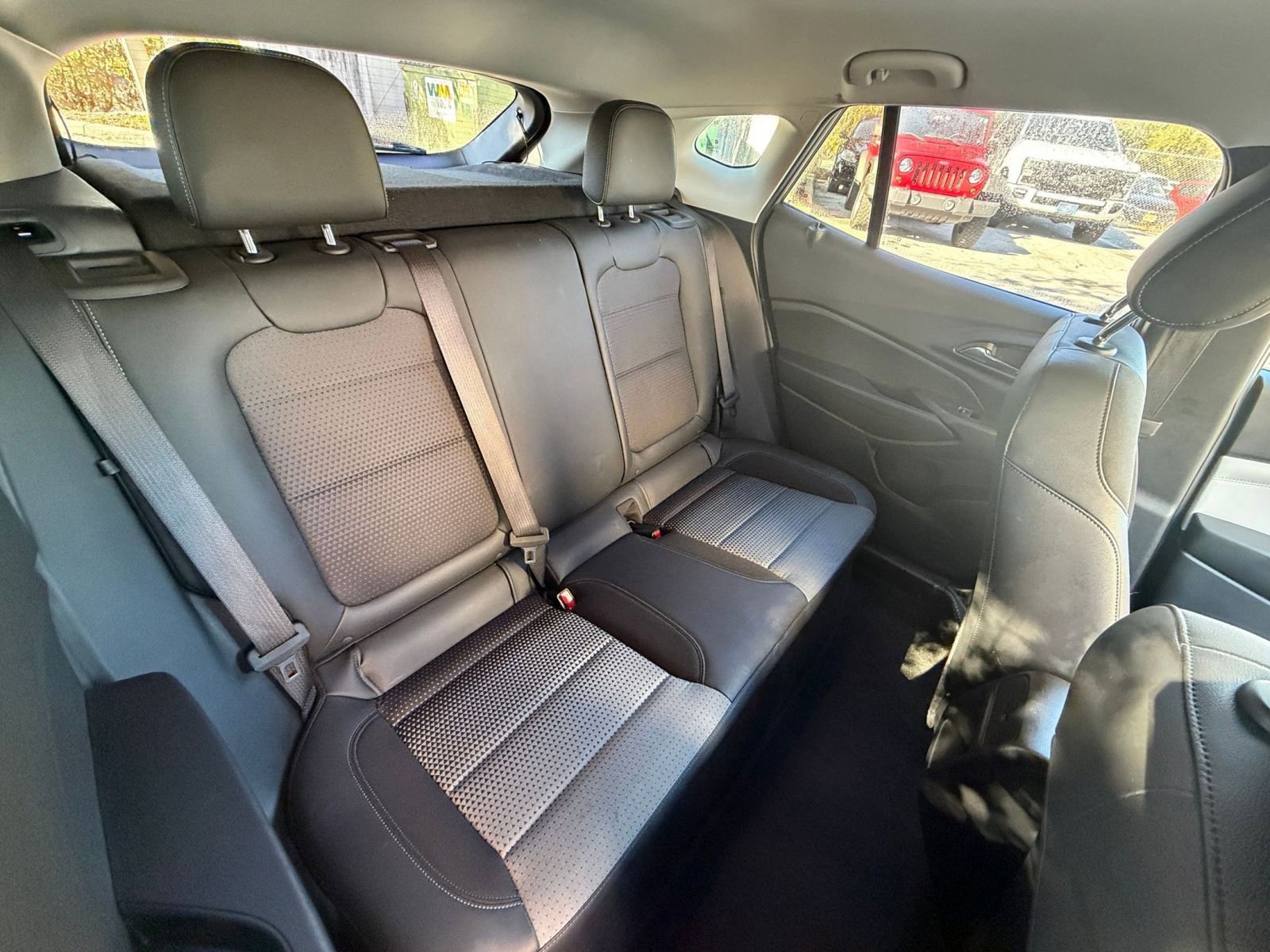 Thumbnail: 2025 Chevrolet Trax - 33