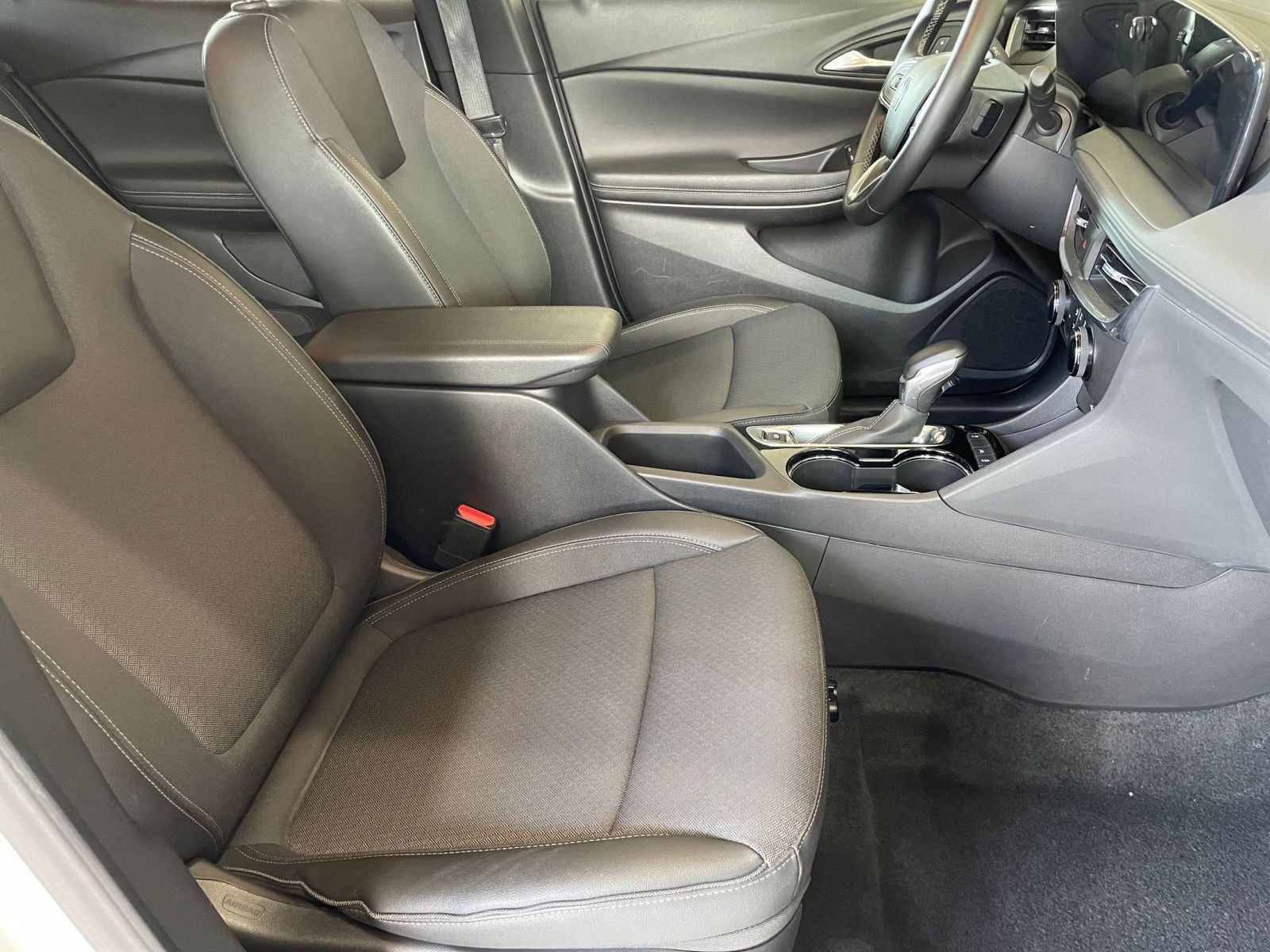 Thumbnail: 2025 Buick Encore GX - 35