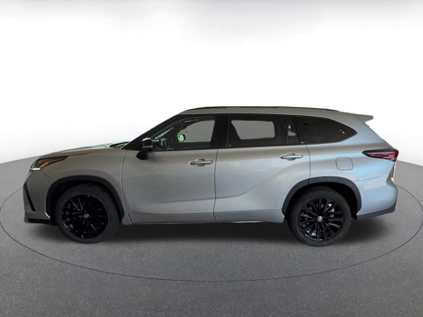 Thumbnail: 2025 Toyota Highlander - 8