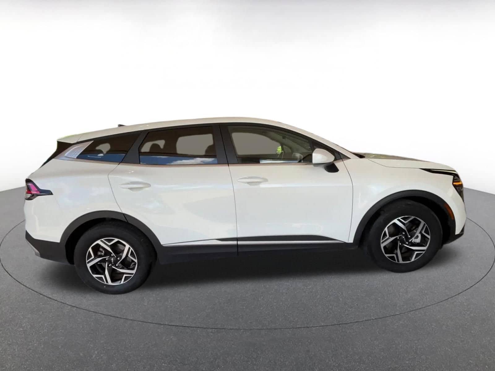 Thumbnail: 2025 Kia Sportage - 16