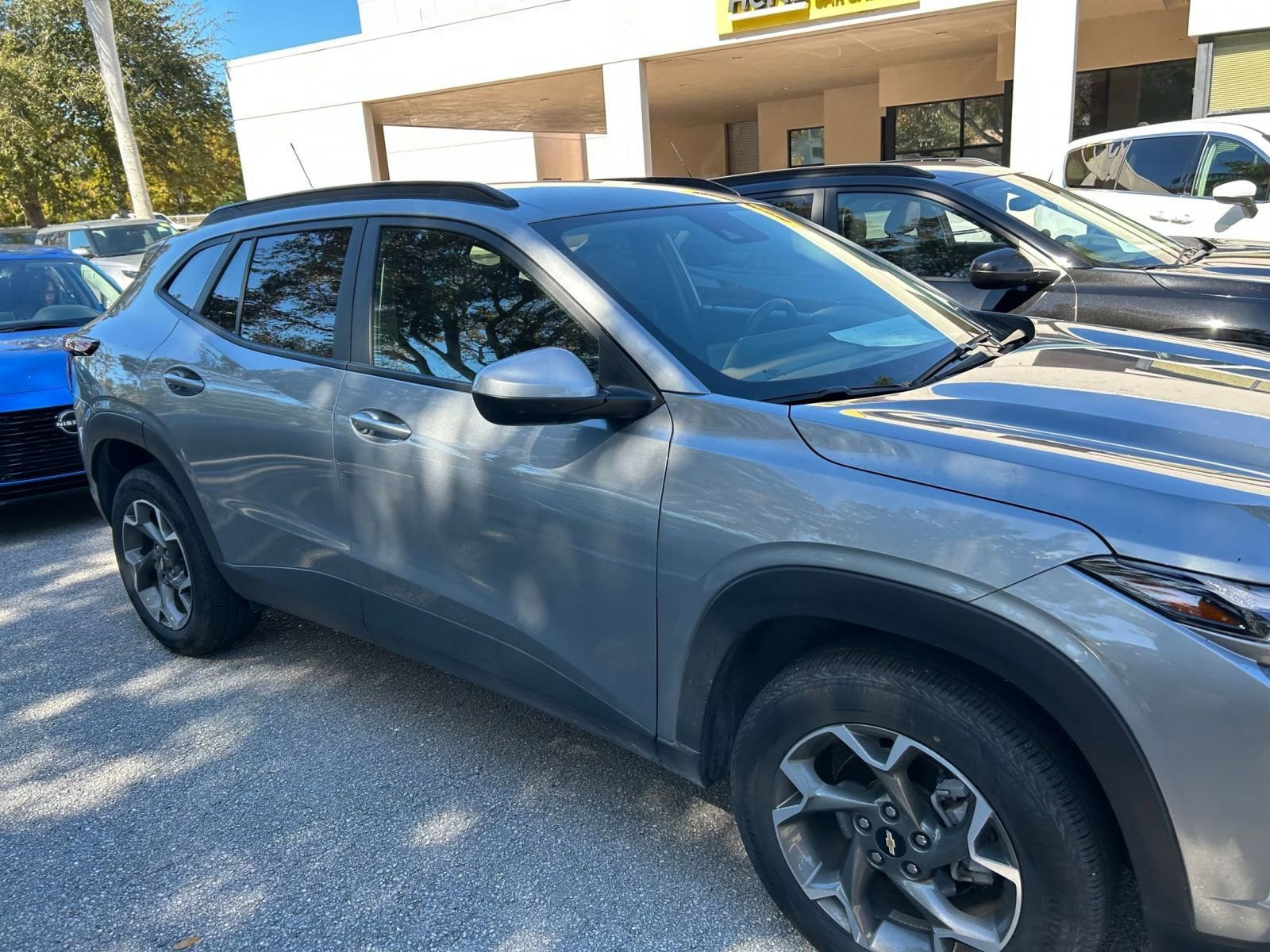 Thumbnail: 2025 Chevrolet Trax - 2