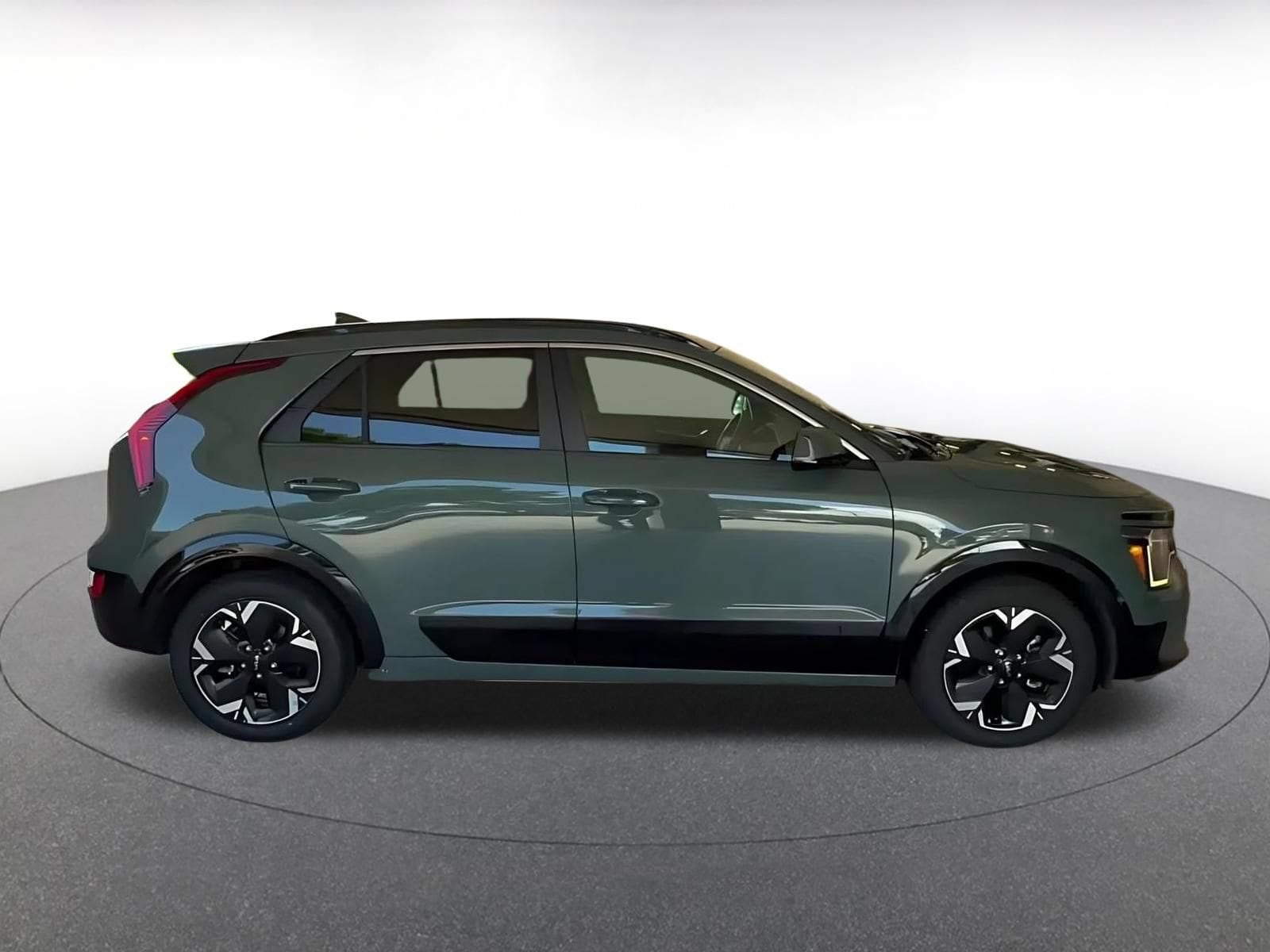 Thumbnail: 2024 Kia Niro - 15