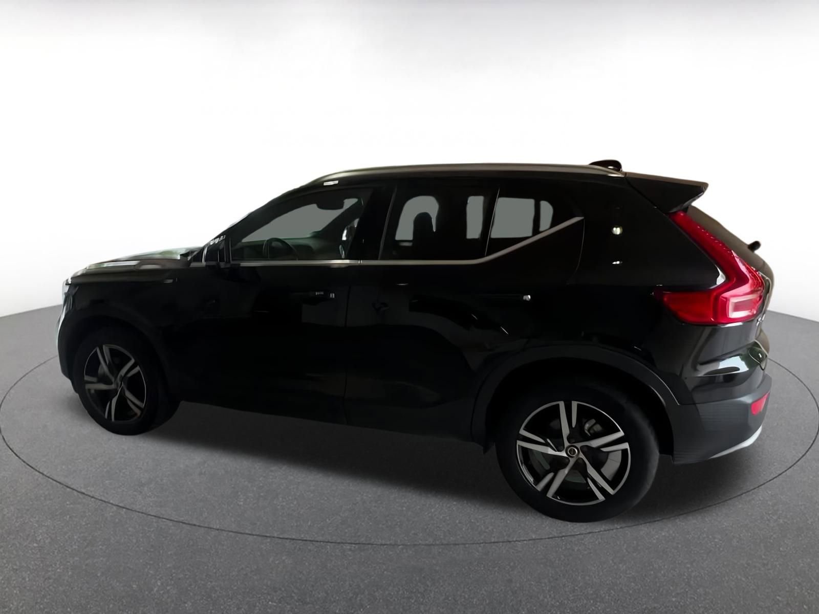 Thumbnail: 2024 Volvo XC40 - 15