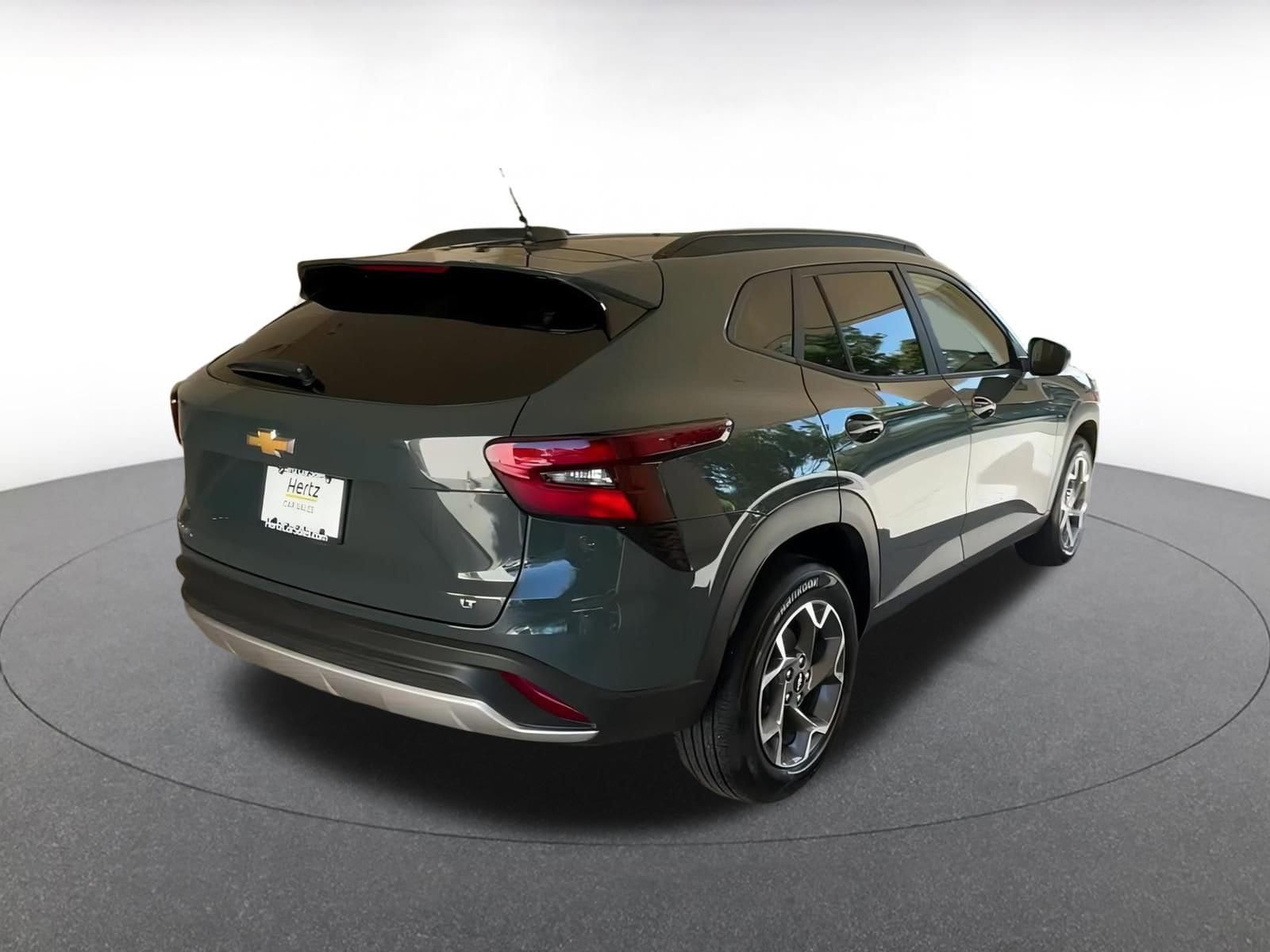 Thumbnail: 2025 Chevrolet Trax - 14