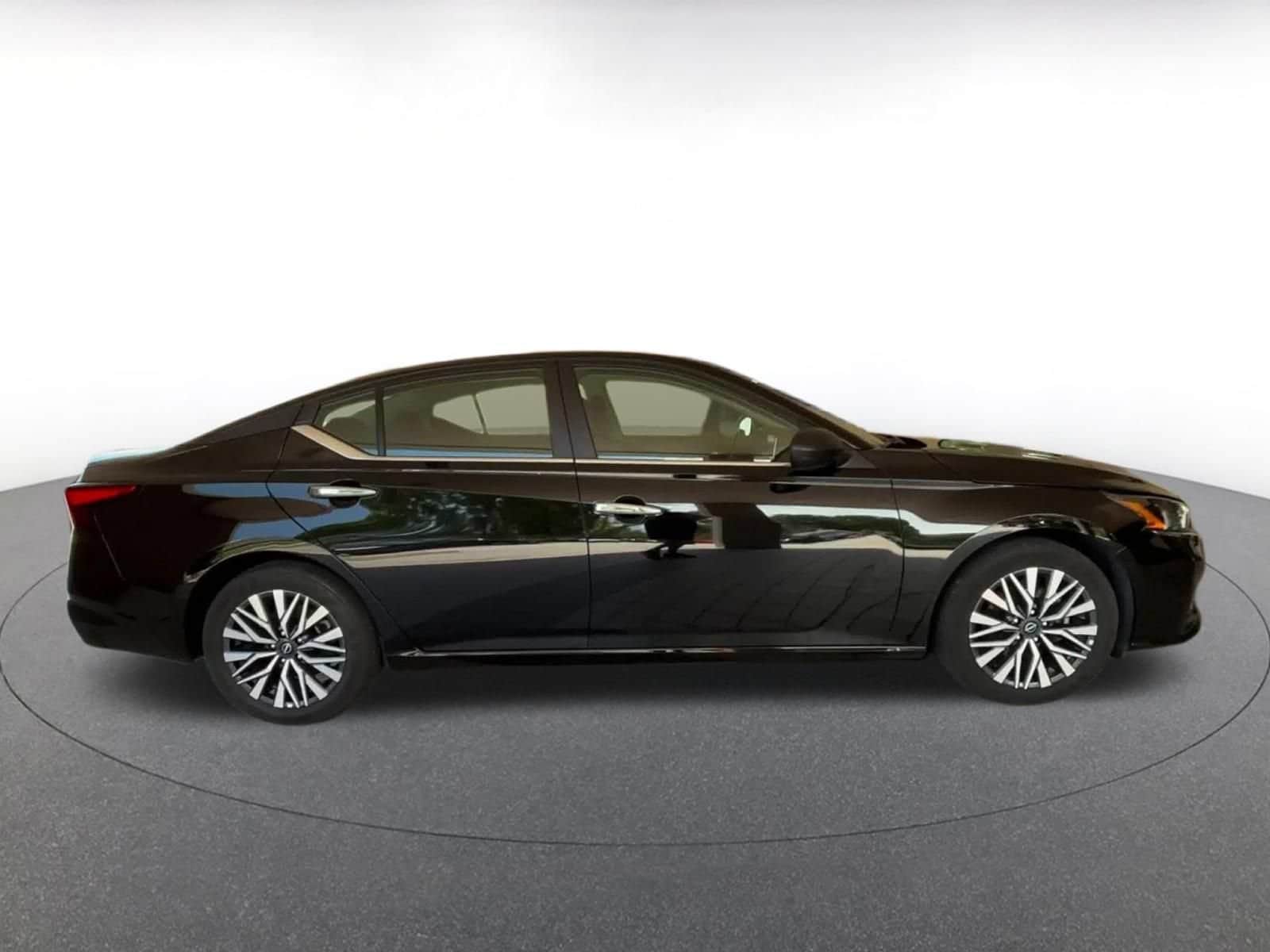Thumbnail: 2025 Nissan Altima - 15