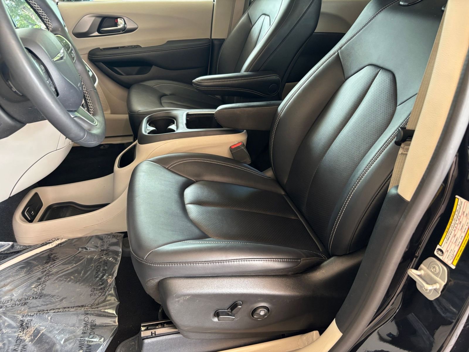 Thumbnail: 2024 Chrysler Pacifica - 29