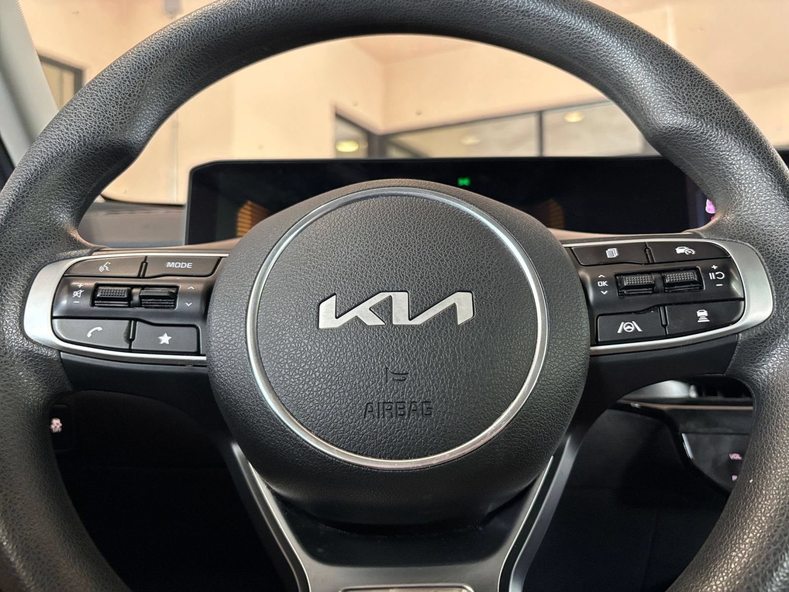 Thumbnail: 2025 Kia K5 - 26
