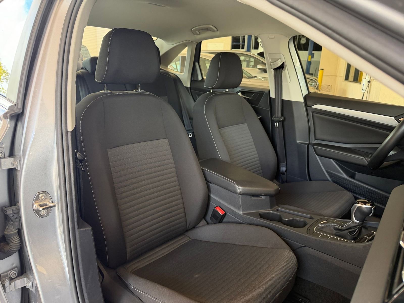 Thumbnail: 2025 Volkswagen Jetta - 31