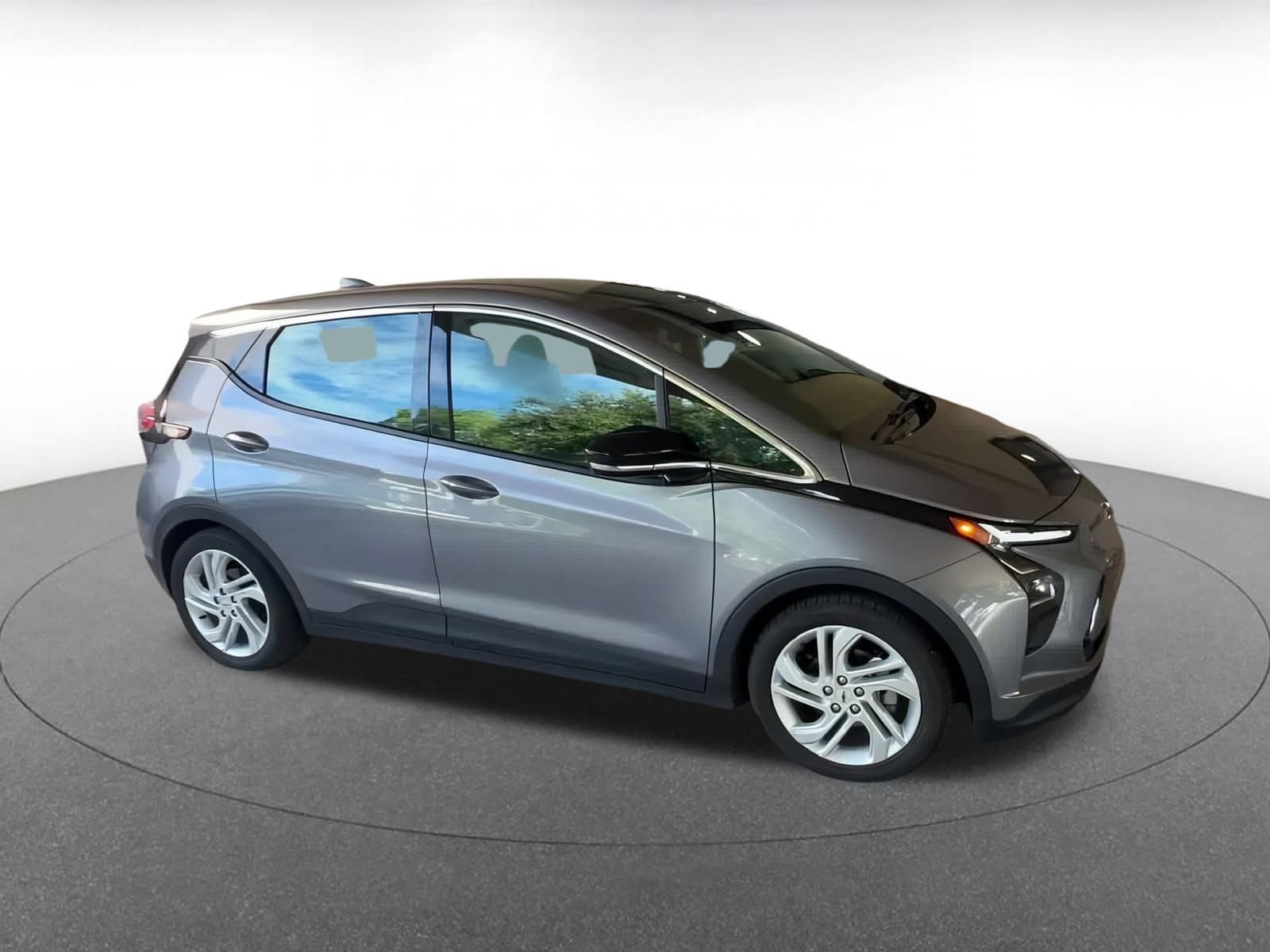 Thumbnail: 2023 Chevrolet Bolt EV - 2