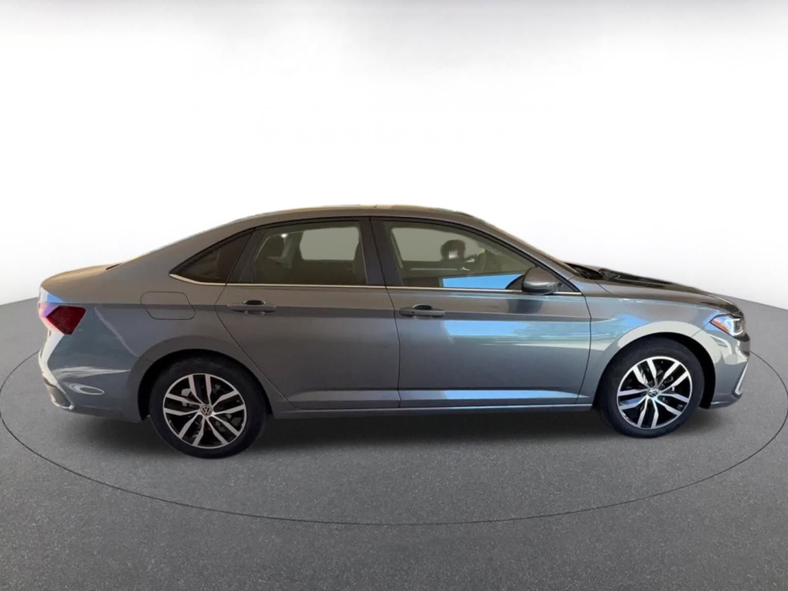 Thumbnail: 2025 Volkswagen Jetta - 15