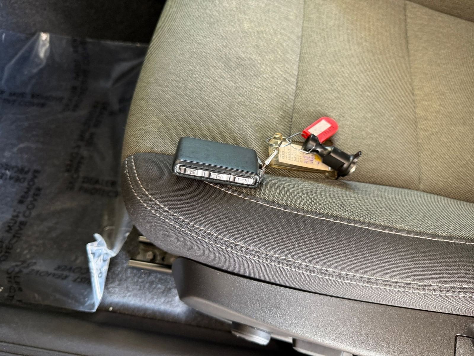 Thumbnail: 2024 Volvo XC40 - 18