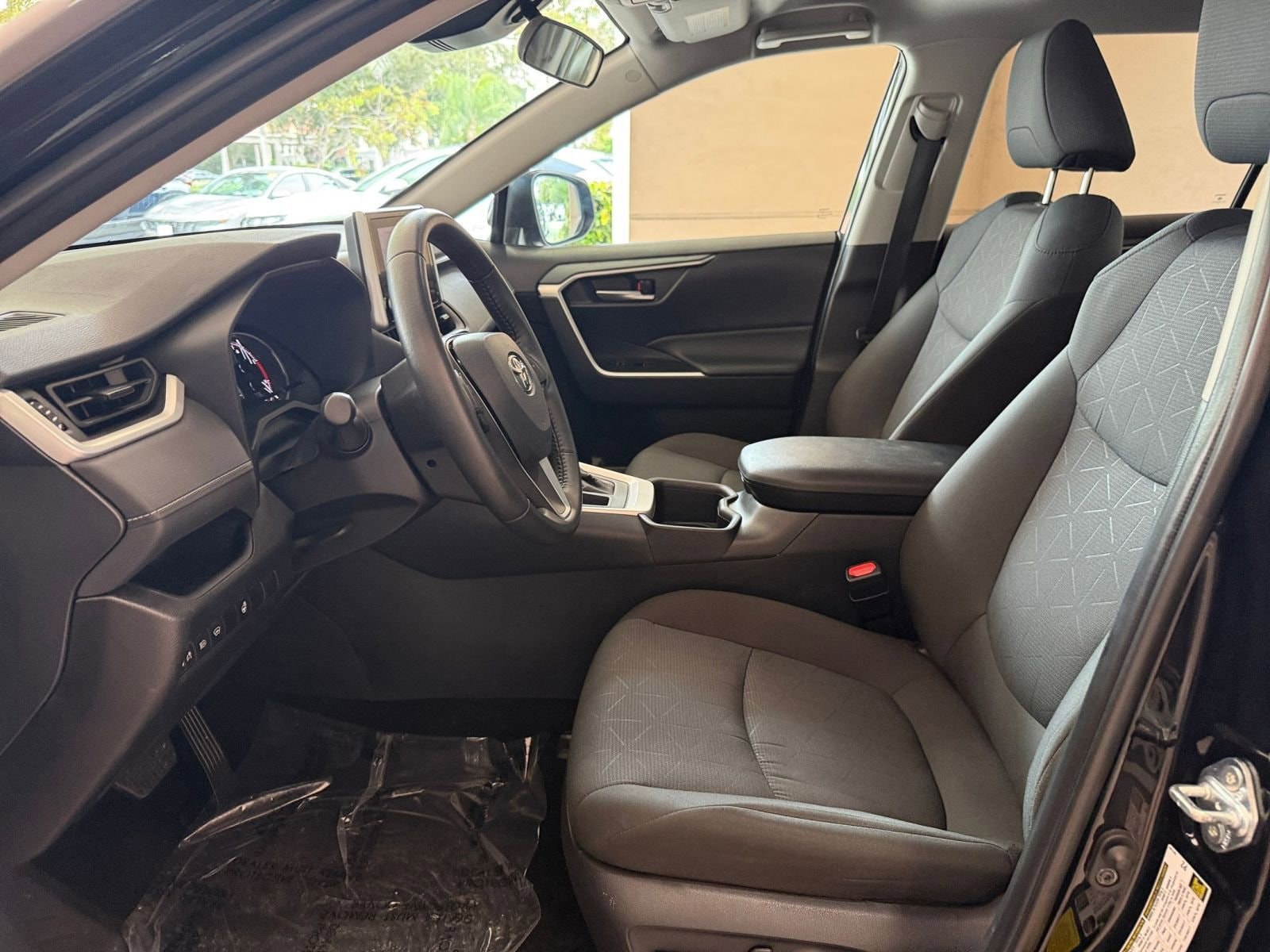 Thumbnail: 2025 Toyota RAV4 - 21