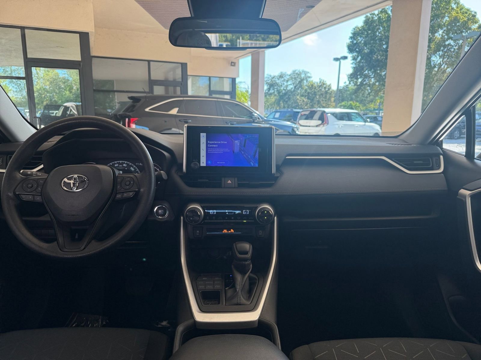 Thumbnail: 2025 Toyota RAV4 - 27