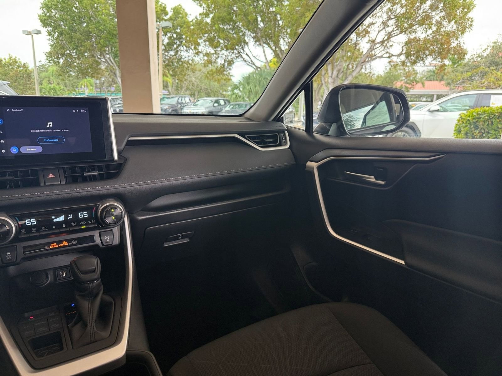 Thumbnail: 2025 Toyota RAV4 - 29