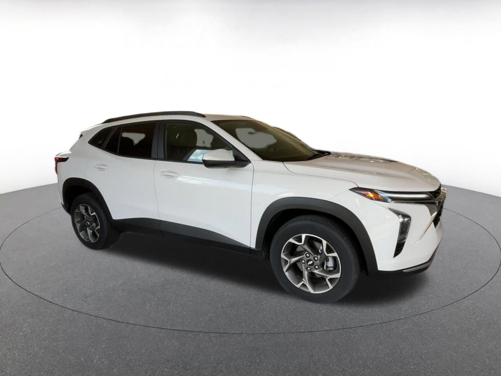 Thumbnail: 2025 Chevrolet Trax - 2