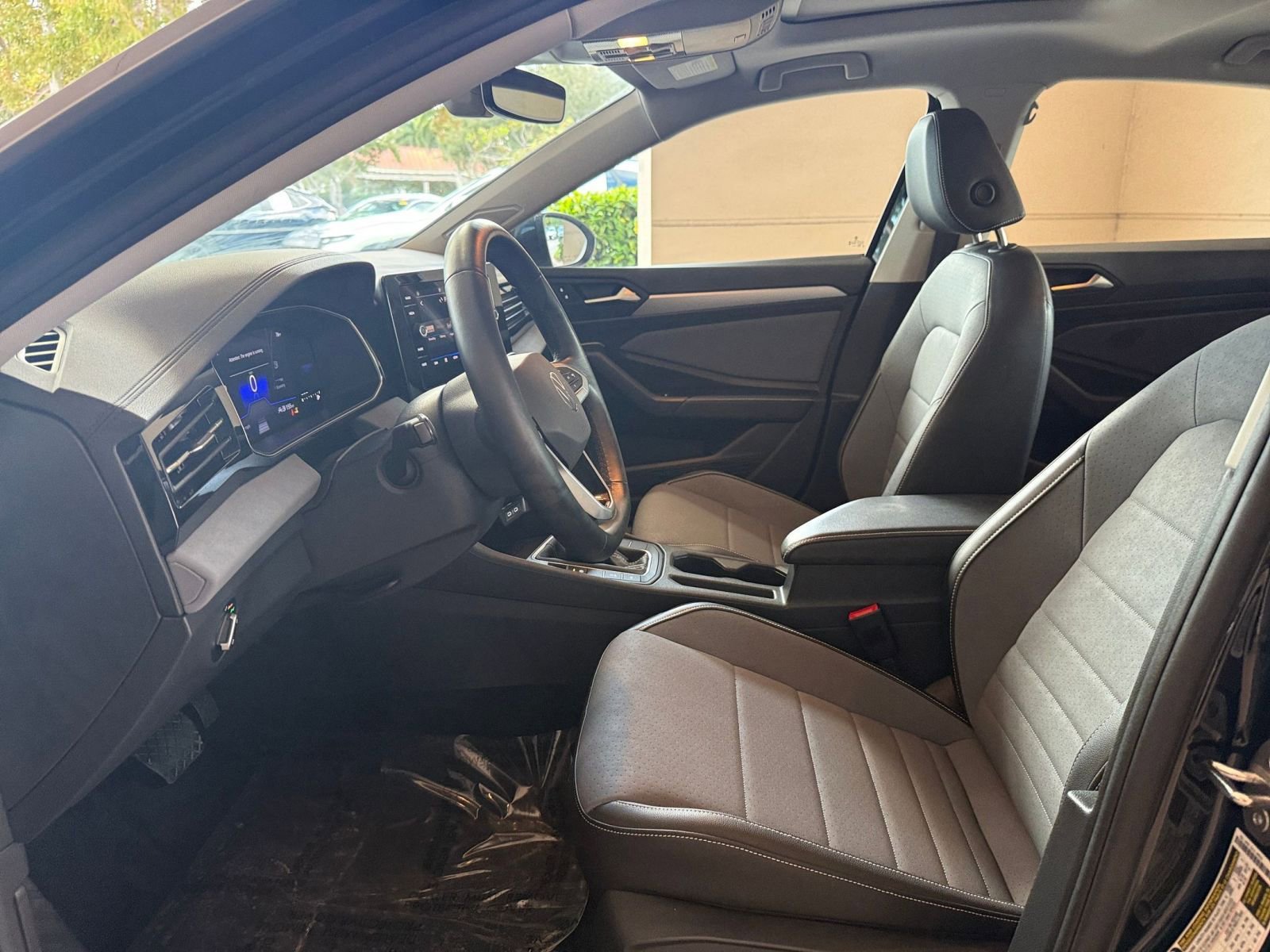 Thumbnail: 2025 Volkswagen Jetta - 21