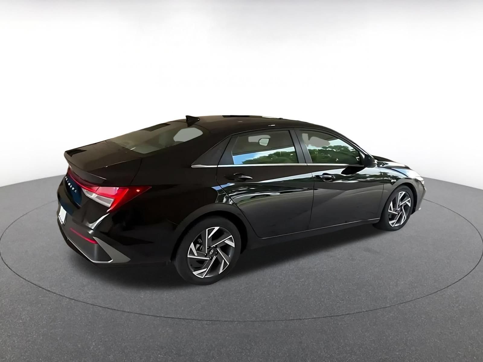Thumbnail: 2025 Hyundai Elantra - 11