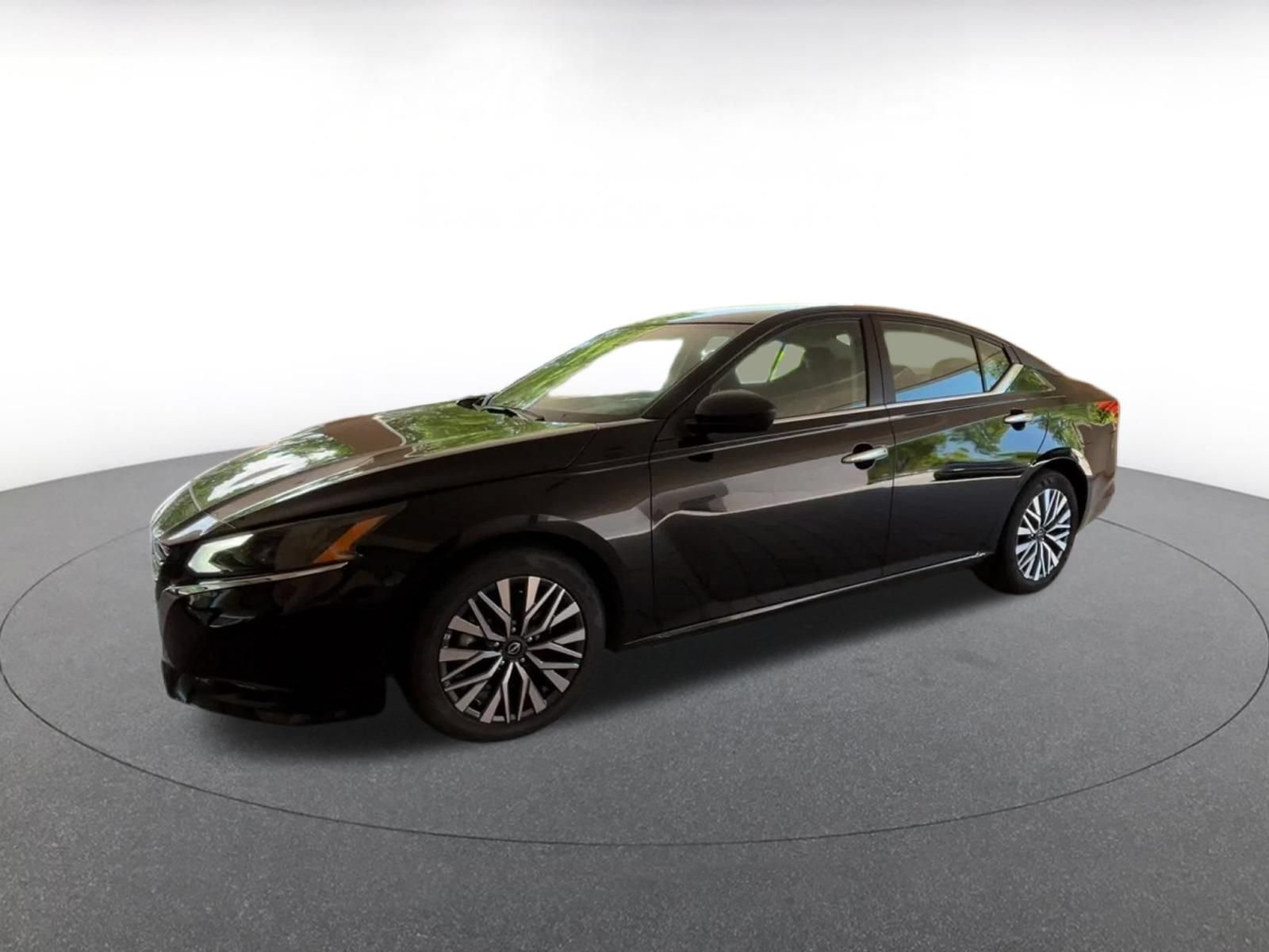 Thumbnail: 2025 Nissan Altima - 7