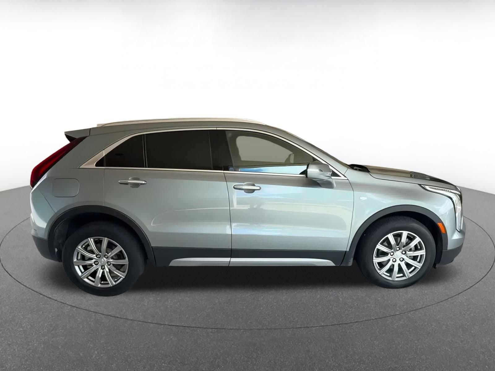 Thumbnail: 2023 Cadillac XT4 - 16