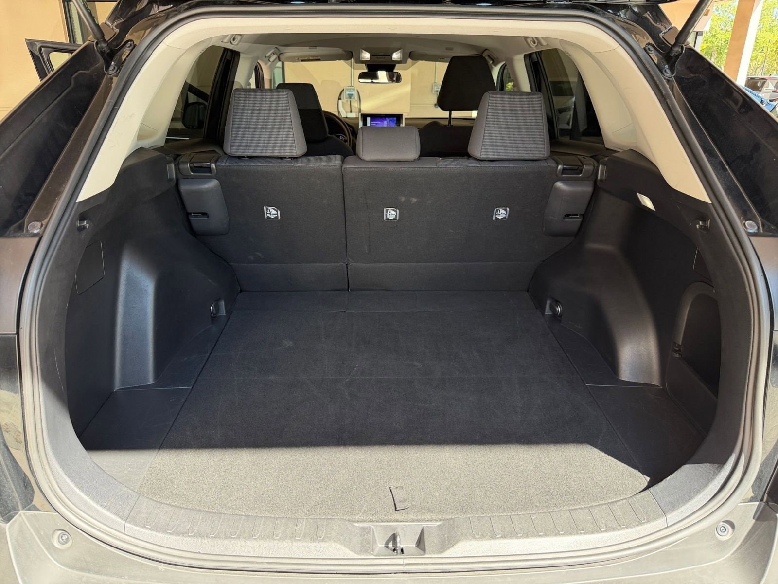 Thumbnail: 2025 Toyota RAV4 - 25