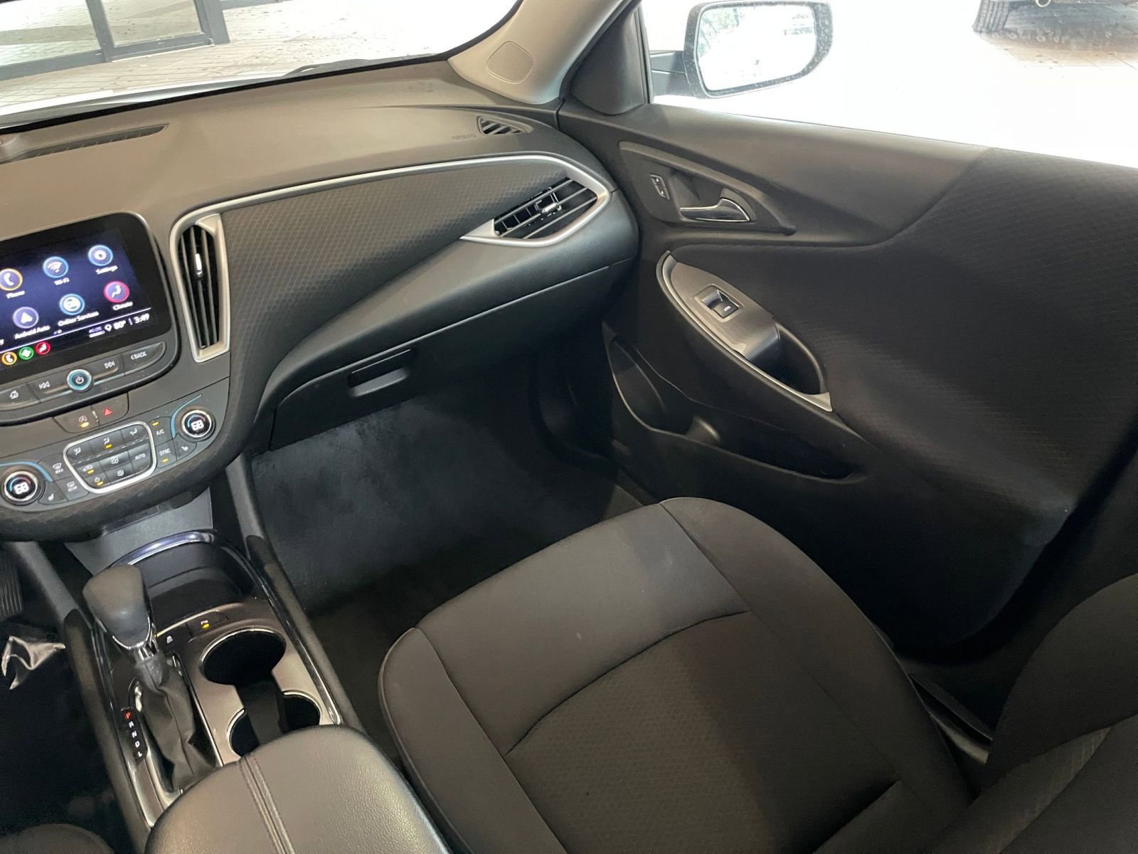 Thumbnail: 2023 Chevrolet Malibu - 34