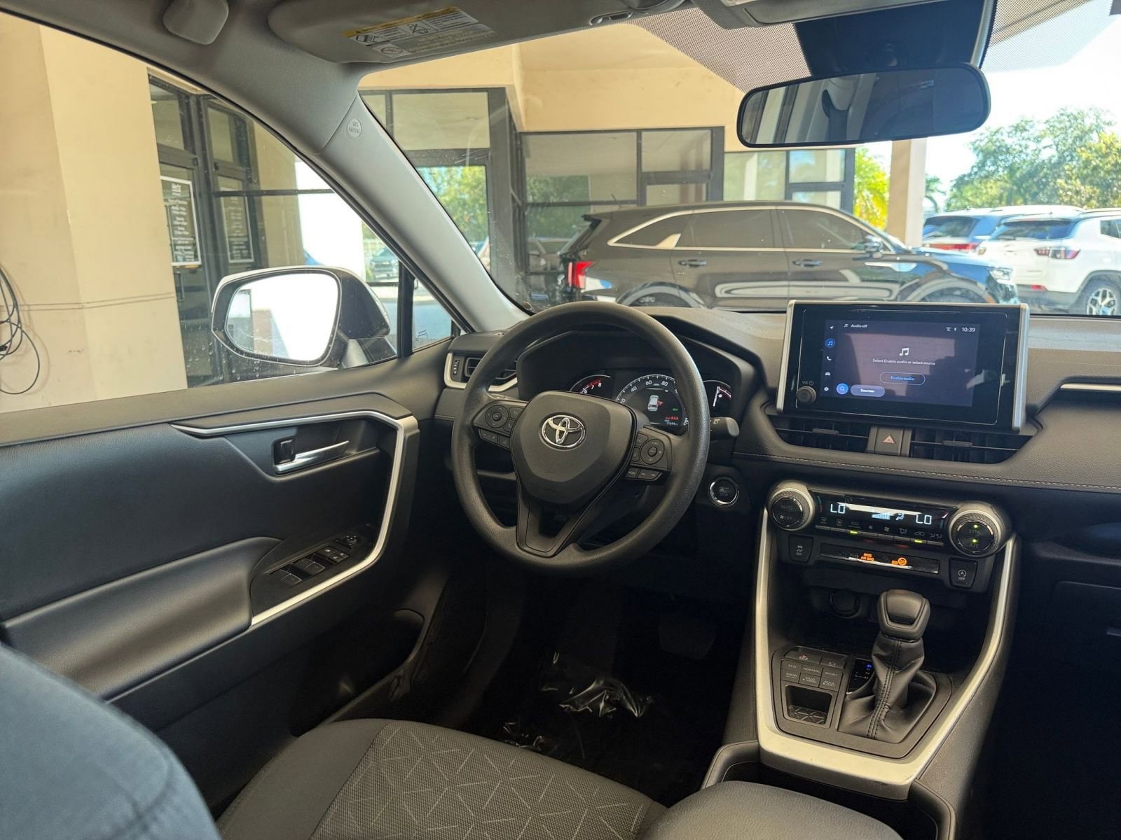 Thumbnail: 2025 Toyota RAV4 - 28