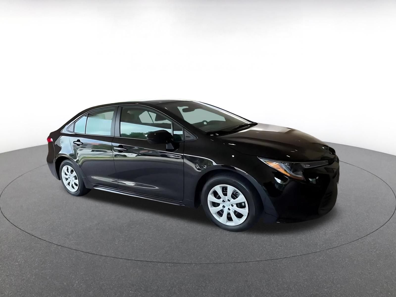 Thumbnail: 2025 Toyota Corolla - 2