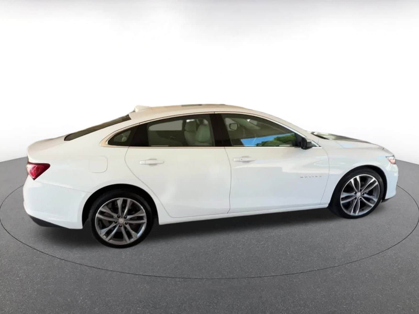 Thumbnail: 2024 Chevrolet Malibu - 16