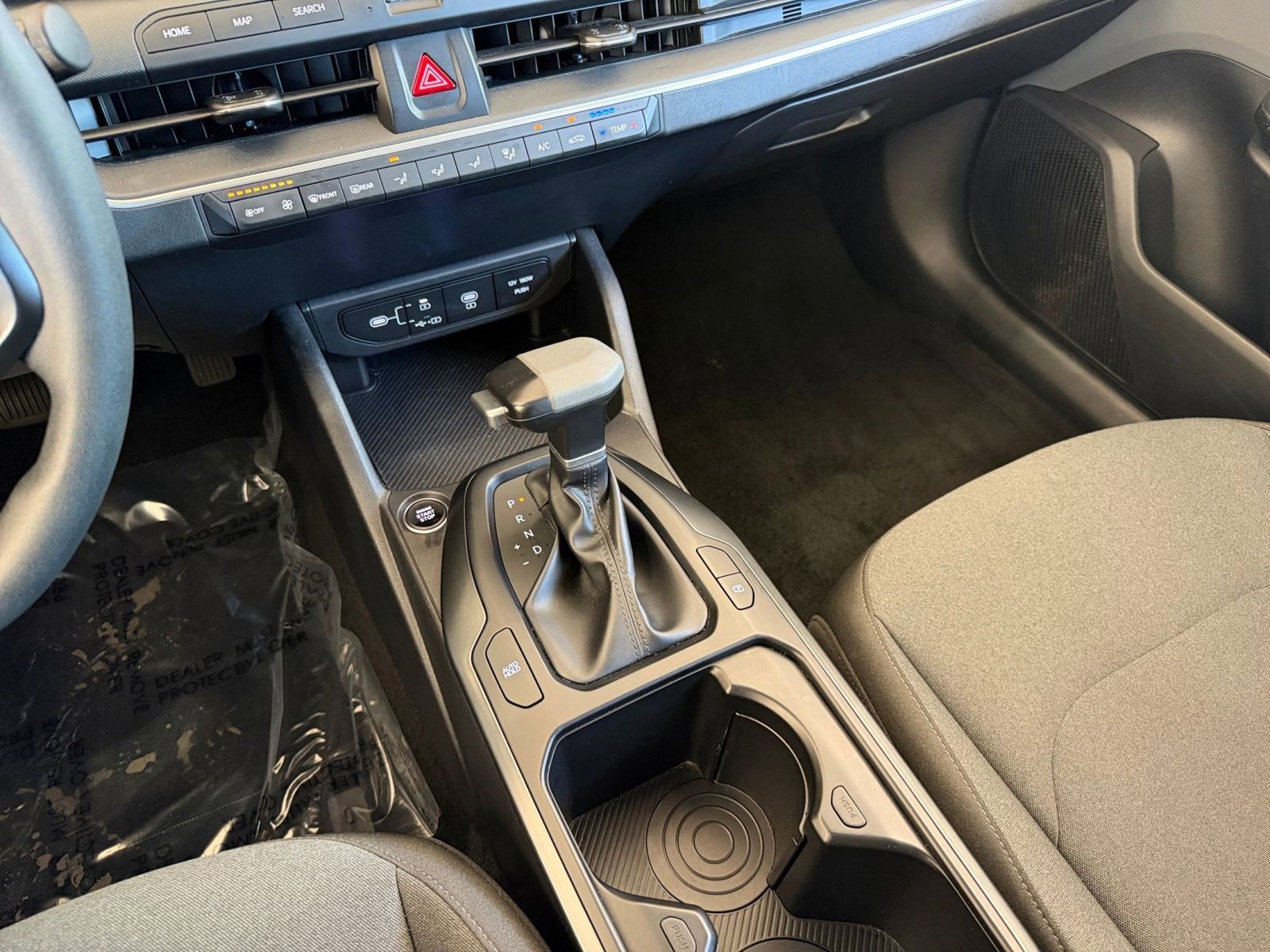 2025 Kia K4 LXS - Photo 40