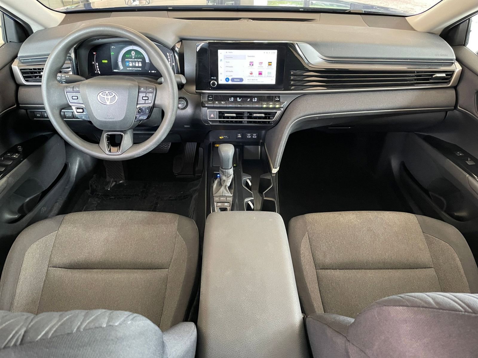 Thumbnail: 2025 Toyota Camry - 32